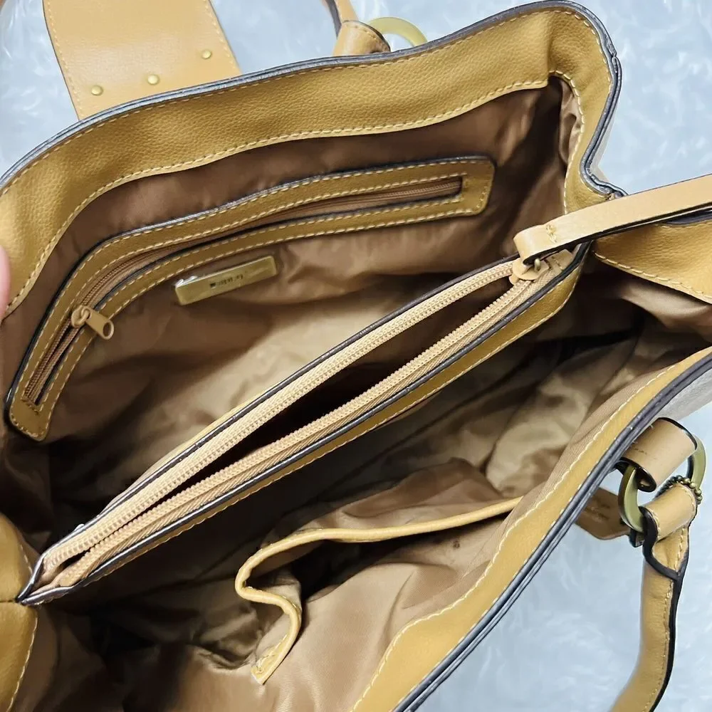 New Apt. 9 Womens Genuine Leather Shoulder Bag Purse Camel Tan Gold Hardware Y2k